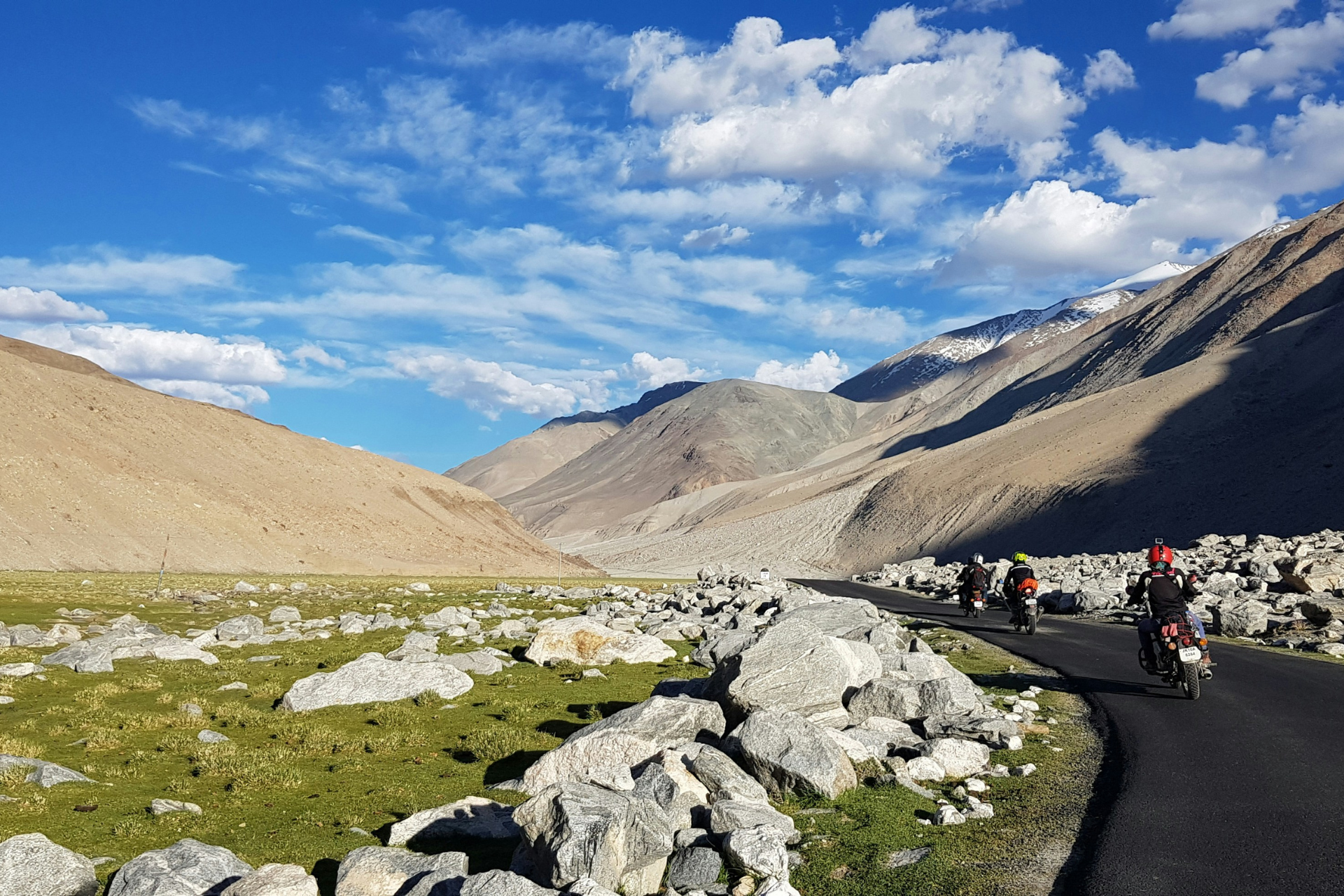 Itinerary Ladakh Unveiled: A Journey Through Mountains and Monasteries